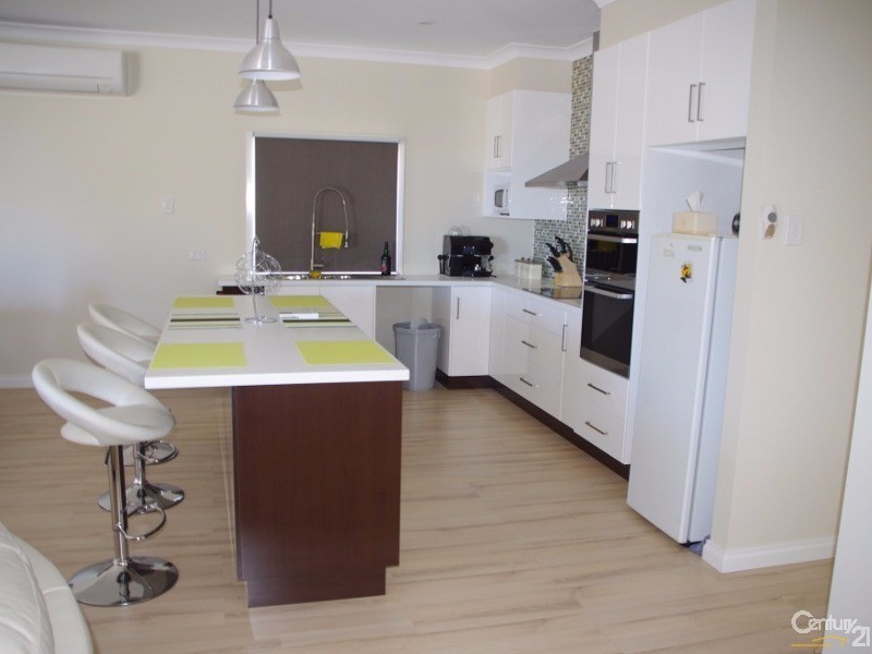 10 Moonta Road, Moonta Bay SA 5558