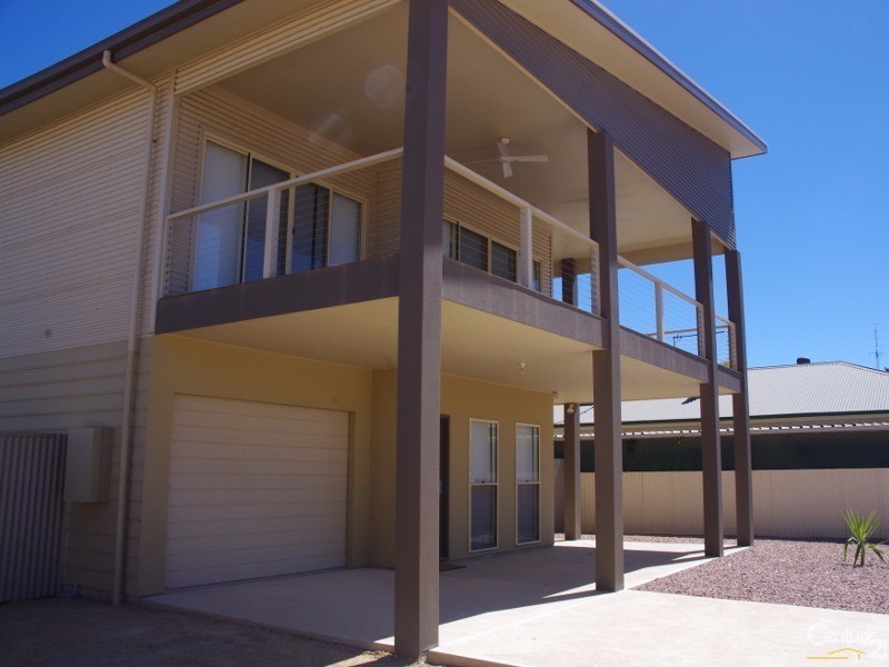 10 Moonta Road, Moonta Bay SA 5558