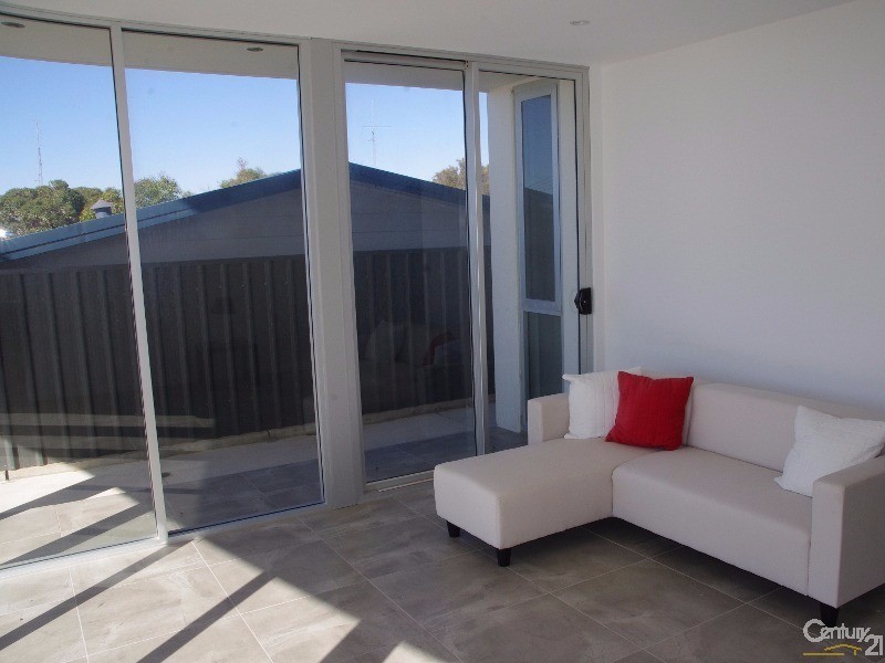2/2 Marine Parade, Moonta Bay SA 5558