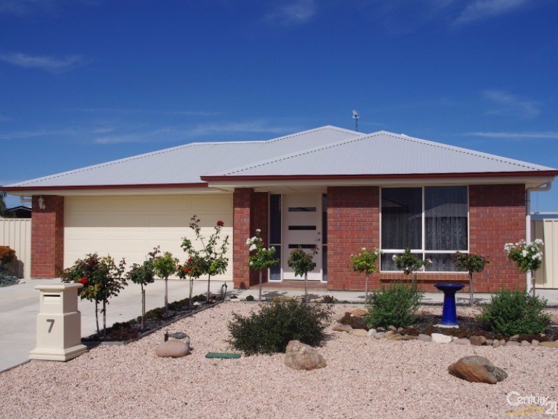 7 Quintrell Street, Moonta Bay SA 5558