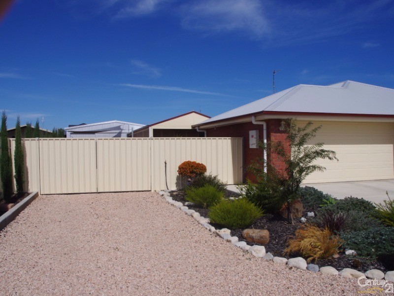 7 Quintrell Street, Moonta Bay SA 5558