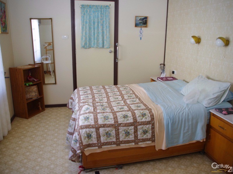 28 Herbert Street, Moonta Bay SA 5558