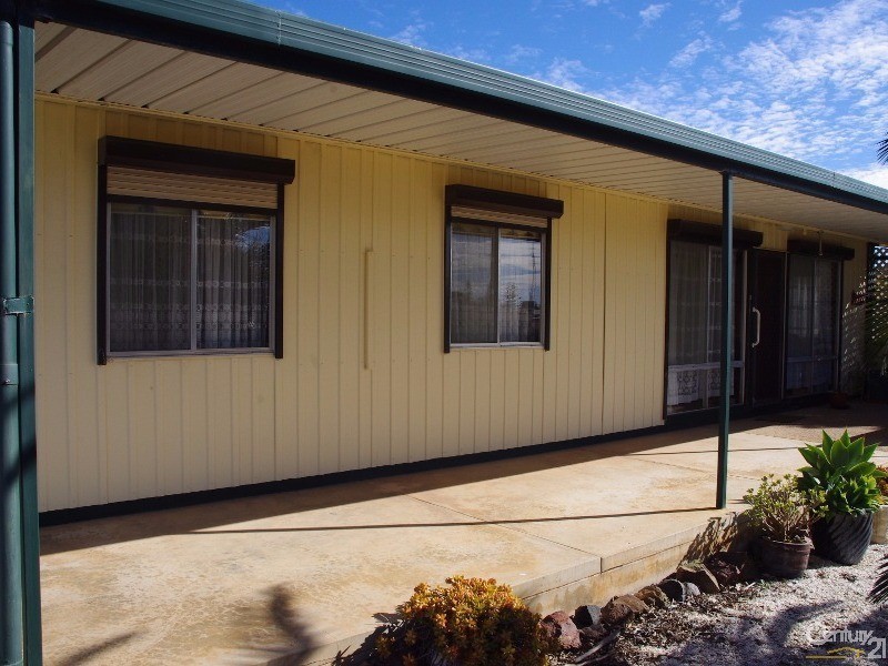 28 Herbert Street, Moonta Bay SA 5558