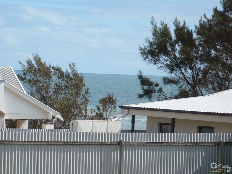 2 Hughes Avenue, Moonta Bay SA 5558
