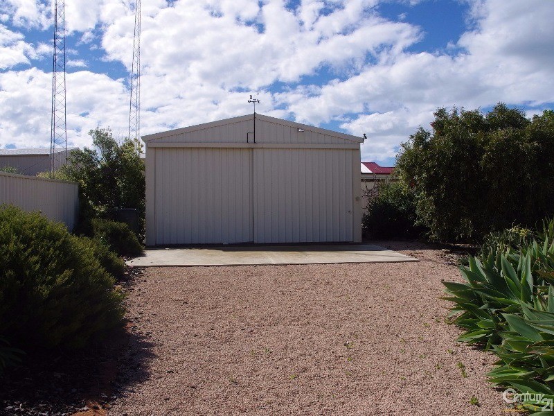 13 Clayton Street, Moonta Bay SA 5558