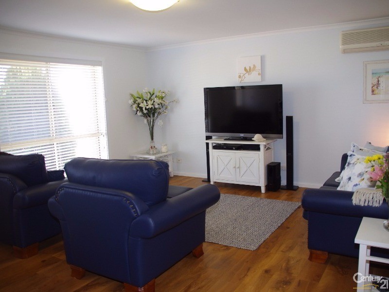 13 Clayton Street, Moonta Bay SA 5558