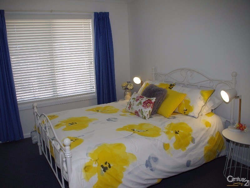 13 Clayton Street, Moonta Bay SA 5558