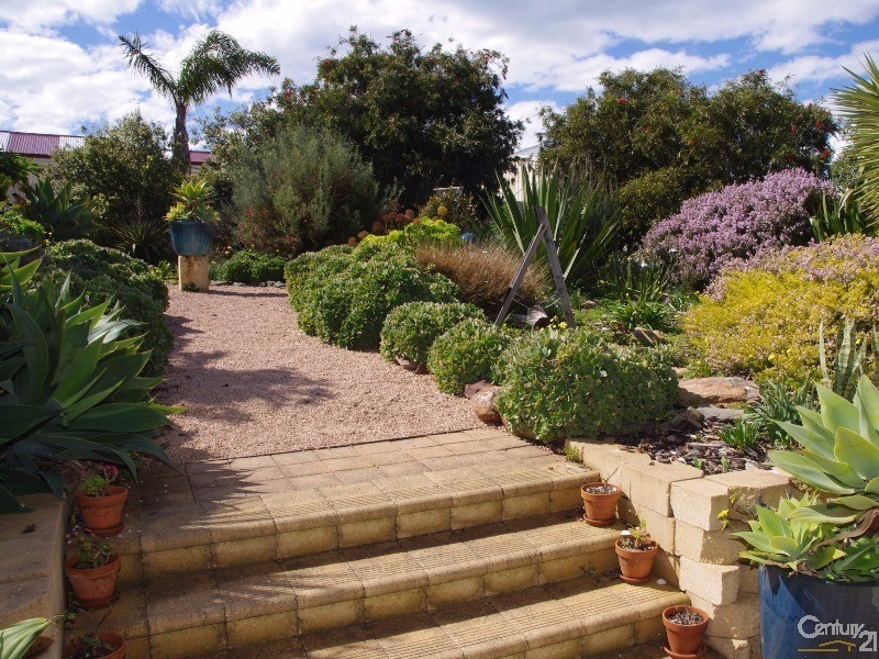 13 Clayton Street, Moonta Bay SA 5558