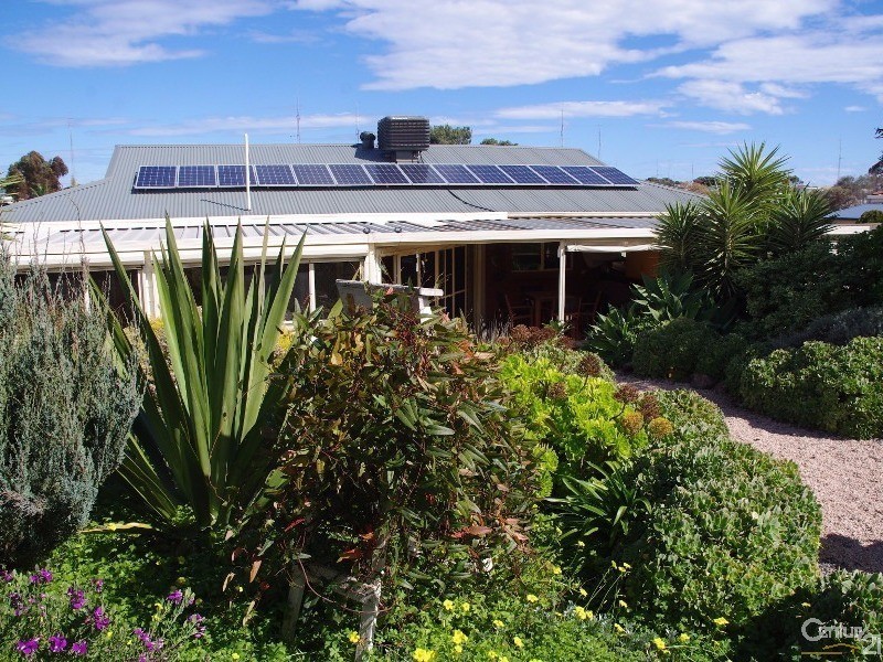 13 Clayton Street, Moonta Bay SA 5558