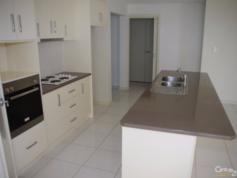 9 Hazel Street, Moonta Bay SA 5558
