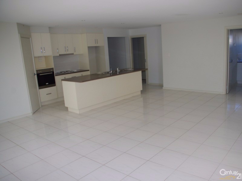 9 Hazel Street, Moonta Bay SA 5558