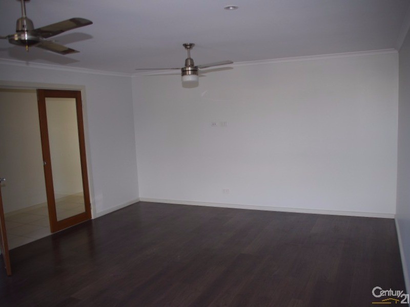 9 Hazel Street, Moonta Bay SA 5558