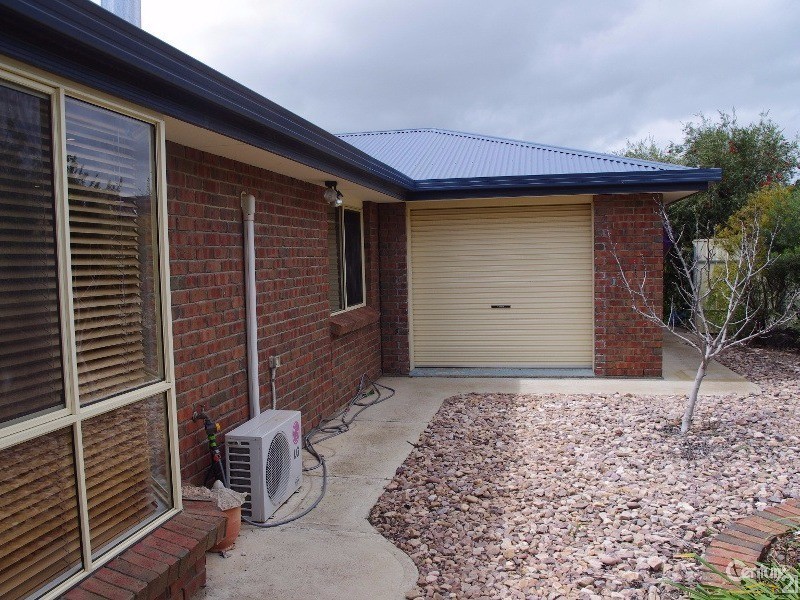 9 Clayton Street, Moonta Bay SA 5558