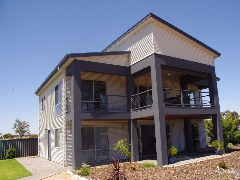 71 North Terrace, Moonta Bay SA 5558