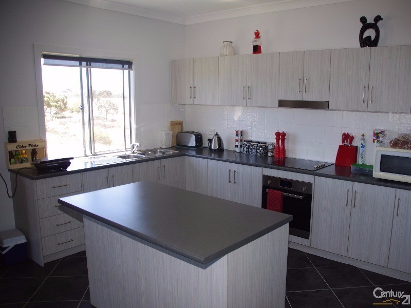 71 North Terrace, Moonta Bay SA 5558