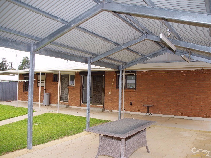 11 Stuckey Street, Moonta Bay SA 5558