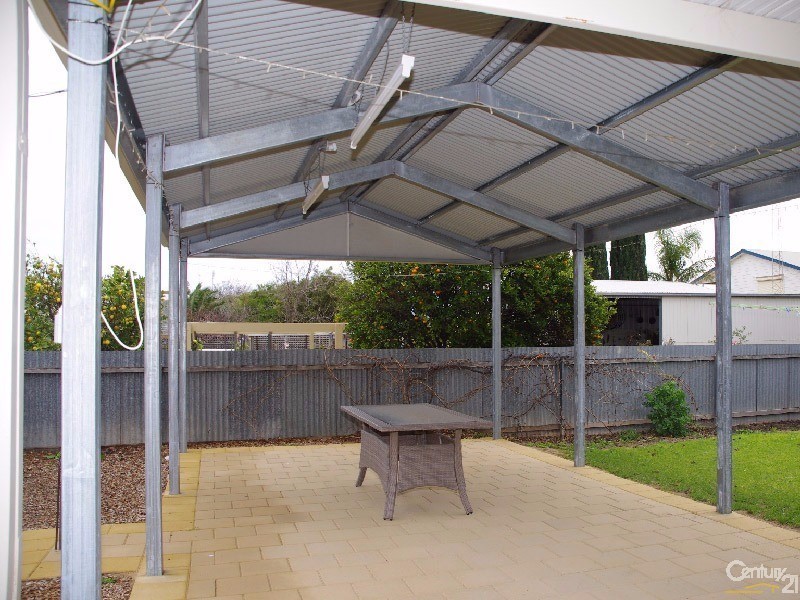 11 Stuckey Street, Moonta Bay SA 5558