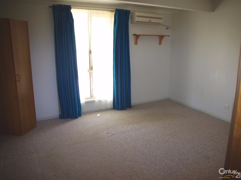 15 Monmouth Street, Moonta Bay SA 5558