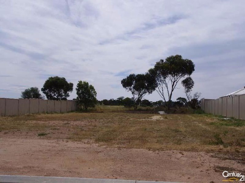 11 Bowyer Street, Moonta Bay SA 5558