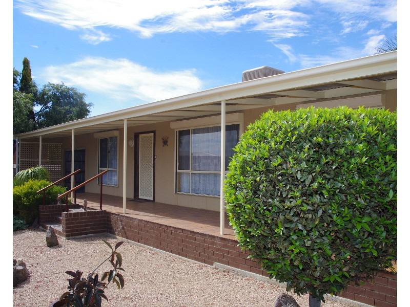 15 Nankivell Street, Moonta Bay SA 5558