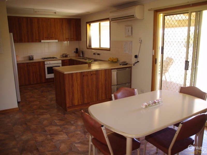 15 Nankivell Street, Moonta Bay SA 5558