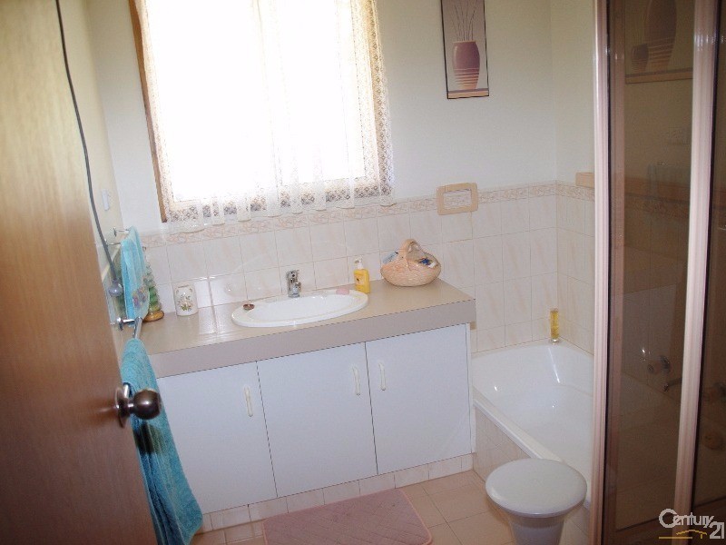 15 Nankivell Street, Moonta Bay SA 5558