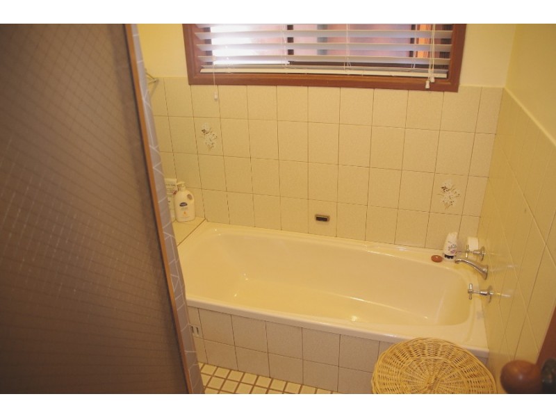 132 Bay Road, Moonta Bay SA 5558