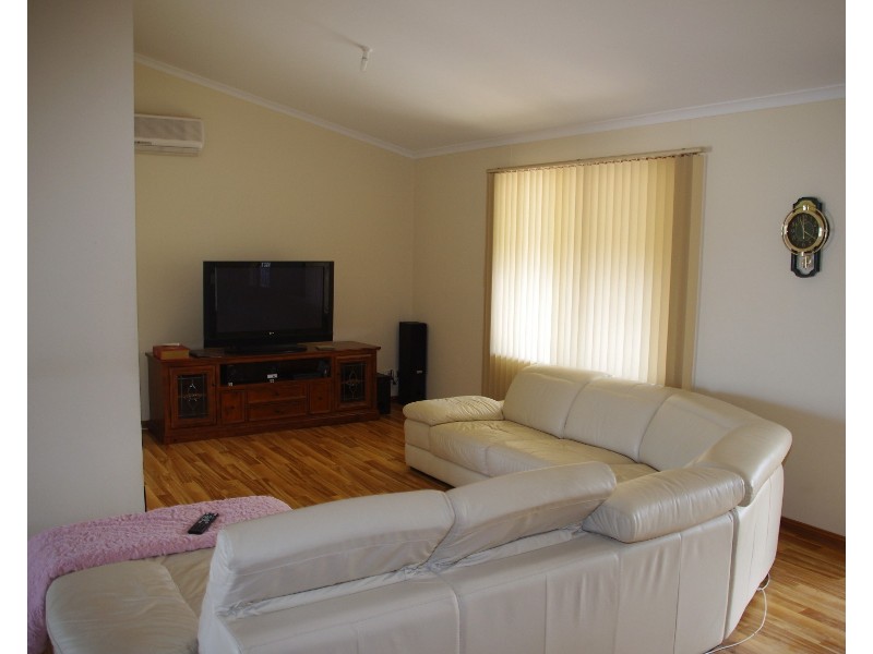 10 Calstock Street, Moonta Bay SA 5558