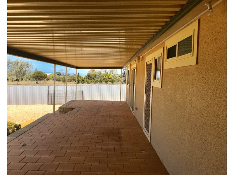 10 Calstock Street, Moonta Bay SA 5558