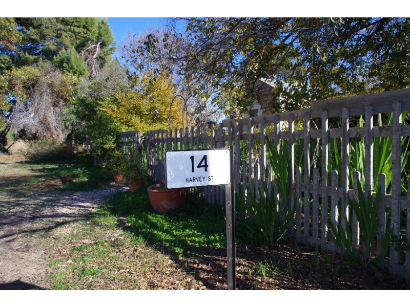 14 Harvey Street, Moonta Mines SA 5558