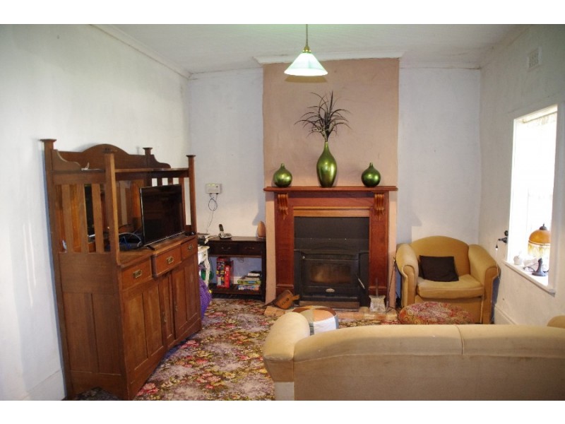 14 Harvey Street, Moonta Mines SA 5558