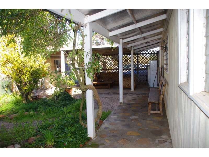 14 Harvey Street, Moonta Mines SA 5558