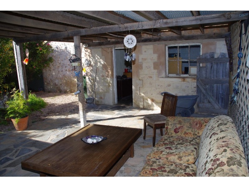 14 Harvey Street, Moonta Mines SA 5558