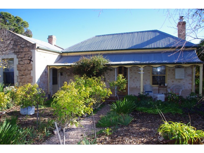 14 Harvey Street, Moonta Mines SA 5558