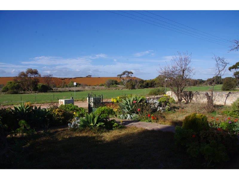 35 Searle Lane, Moonta Mines SA 5558
