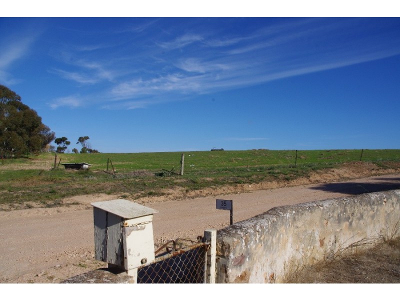 35 Searle Lane, Moonta Mines SA 5558