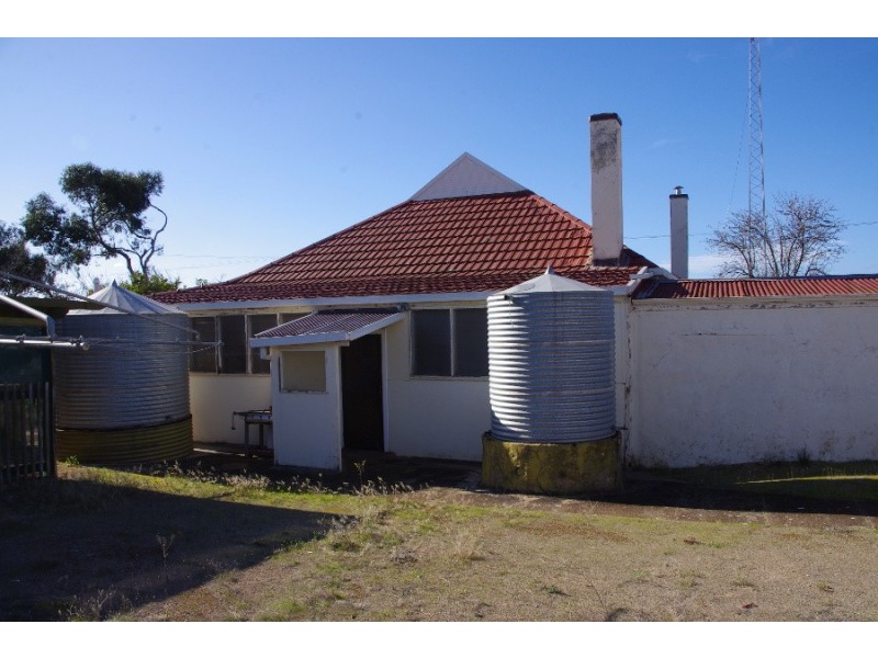 35 Searle Lane, Moonta Mines SA 5558