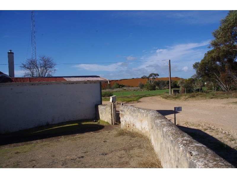 35 Searle Lane, Moonta Mines SA 5558