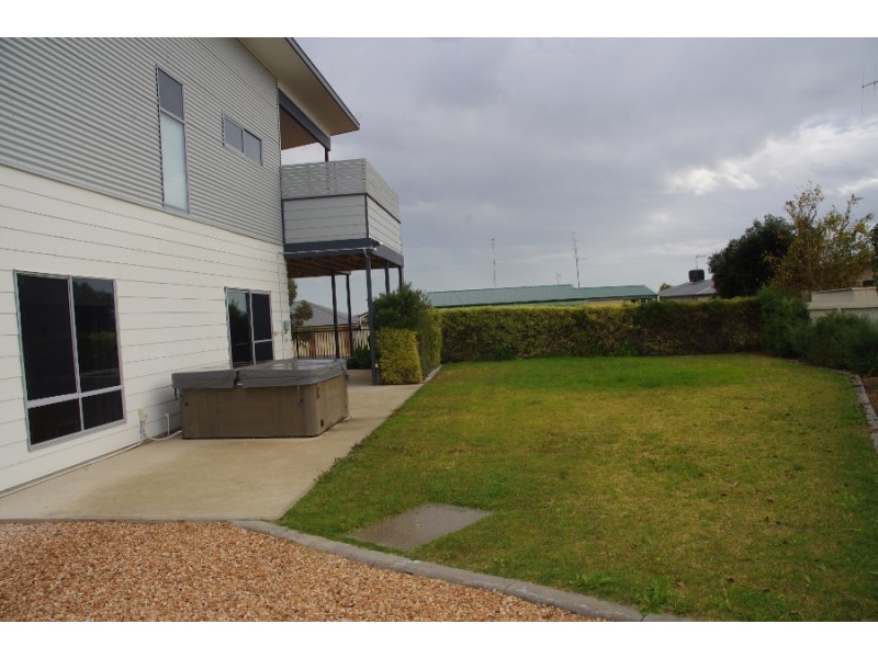 3 Seaview Road, Moonta Bay SA 5558