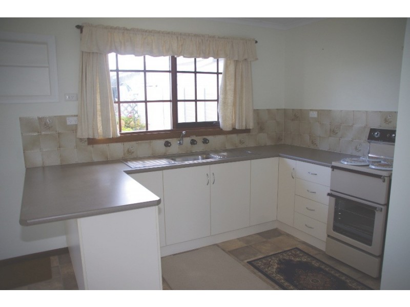 8b Percy Street, Moonta Bay SA 5558