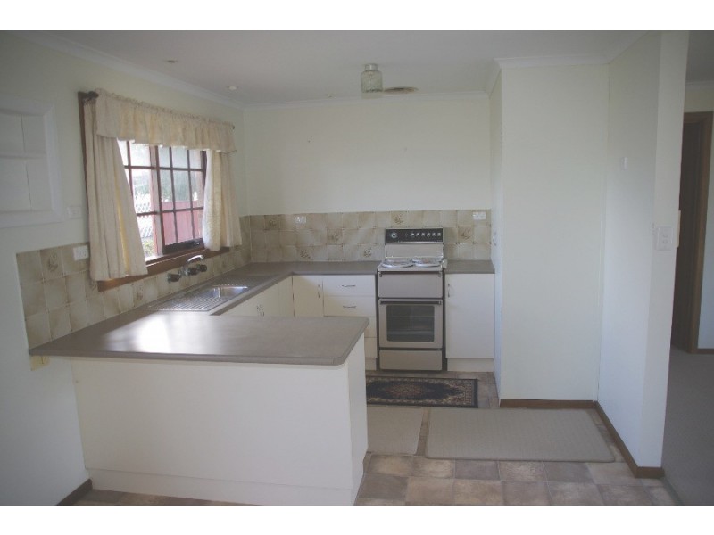 8b Percy Street, Moonta Bay SA 5558