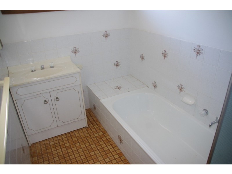 8b Percy Street, Moonta Bay SA 5558