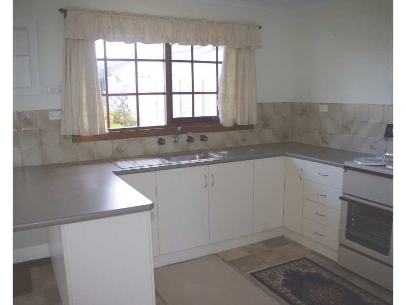 8b Percy Street, Moonta Bay SA 5558