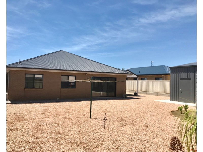 6 Freeman Court, Moonta Bay SA 5558