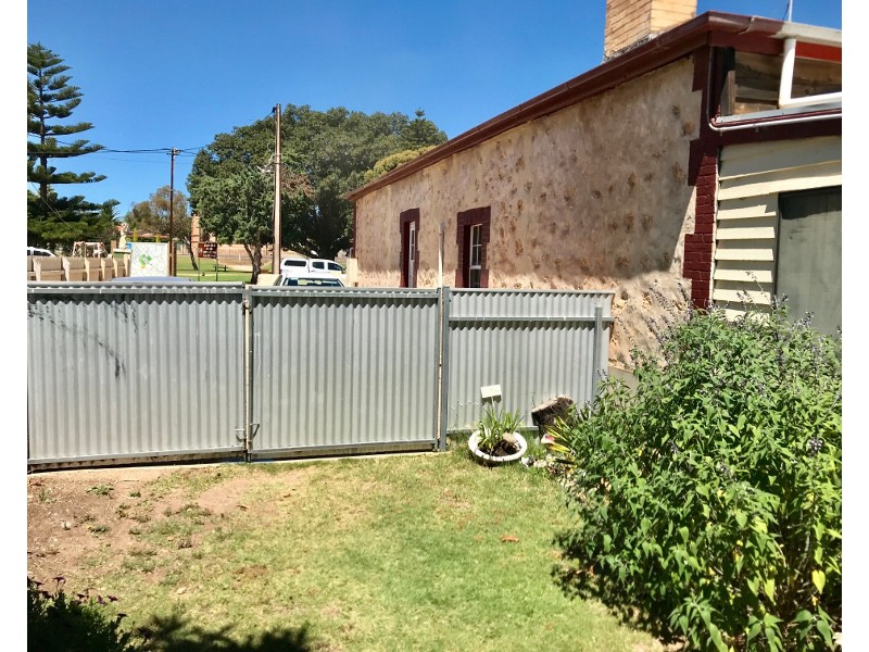 62 George Street, Moonta SA 5558