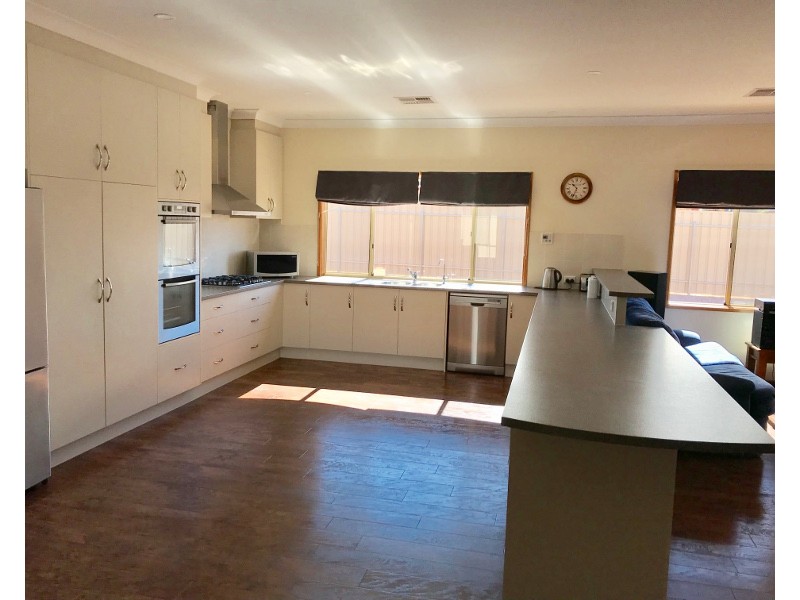 60 Kadina Road, Moonta SA 5558