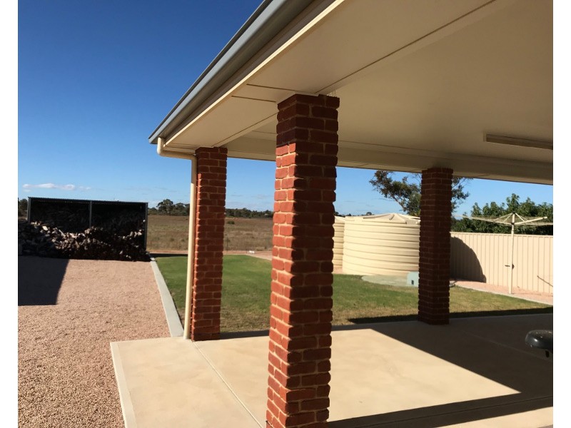 60 Kadina Road, Moonta SA 5558
