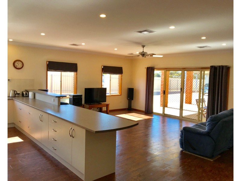 60 Kadina Road, Moonta SA 5558