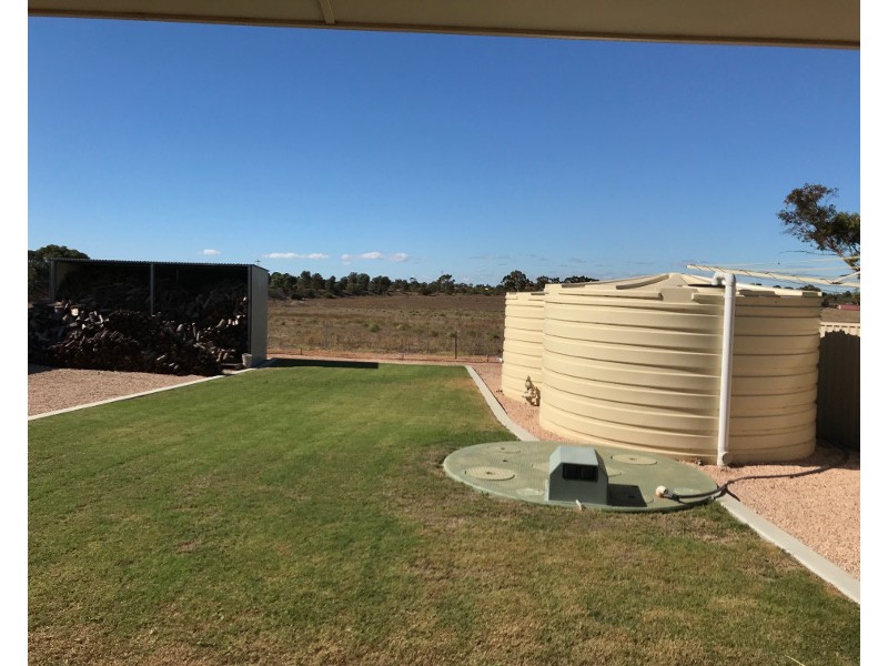 60 Kadina Road, Moonta SA 5558