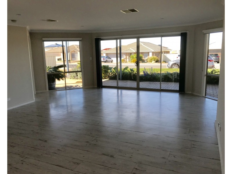 27 Islesworth Street, Wallaroo SA 5556